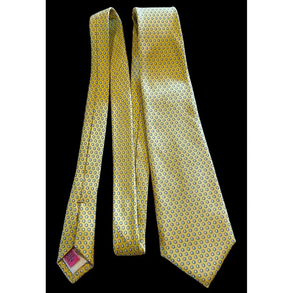 Vineyard Vines Shep & Ian Martha's Vineyard Yellow Golf Balls 100% Silk Tie 58